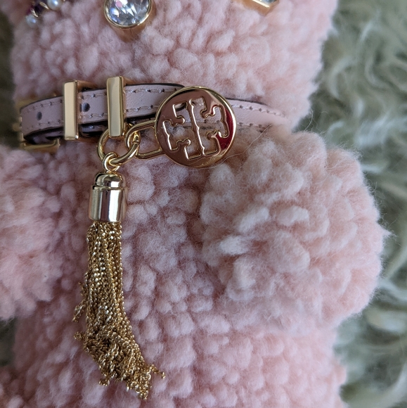 🛍️SOLD🛍️ Tory Burch Charm. - Picture 4 of 7
